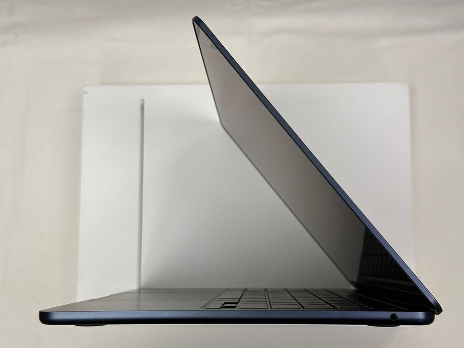 MacBook Air M2 13’ 2022р. 16/500Gb, 42 циклів-100%батарея