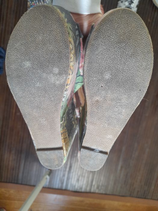 Sandálias  muito bonitas