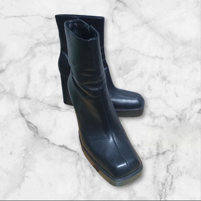 Жіноче взуття на каблуку