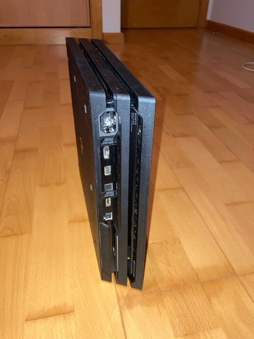 PS4 Pro com 1TB de memória!