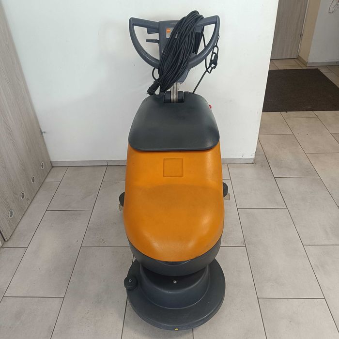 Szorowarka /maszyna czyszcząca  Taski Swingo 450 230V