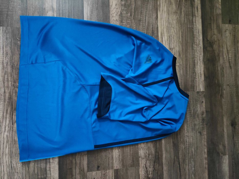 nowa sportowa koszulka ADIDAS