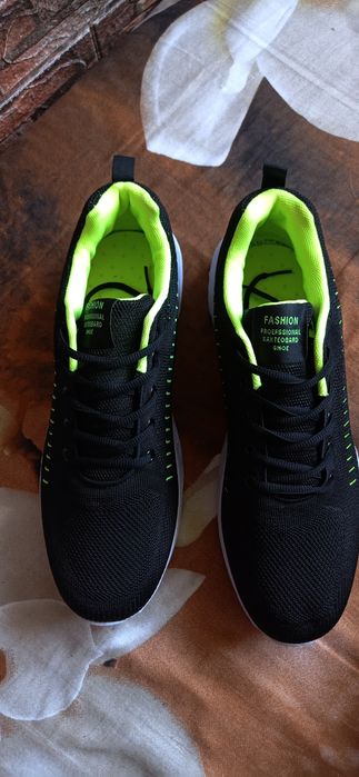 Buty sportowe 44 -28,5 cm