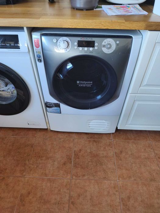 Maquina de secar roupa Hotpoint Ariston Aqualtis 9kg A++ (ler toda a discrição)