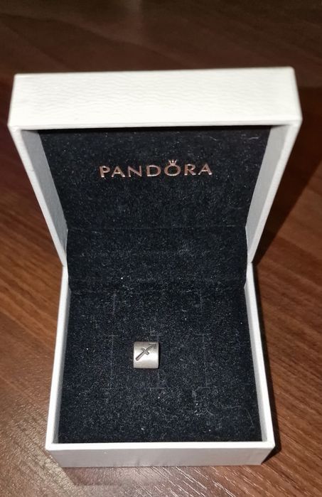 Pandora оригінальний шарм