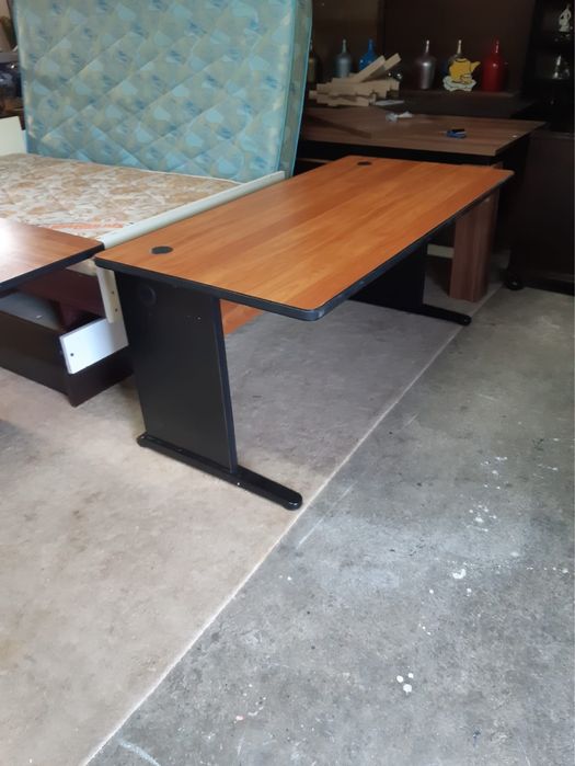 Mesa em madeira de escritorio