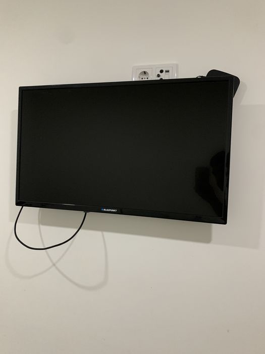 TV 32” com suporte de parede