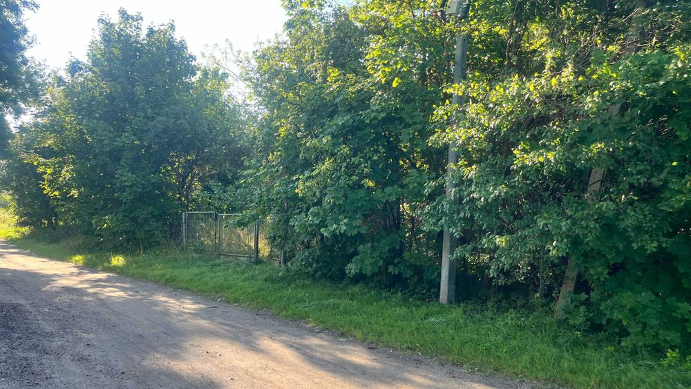 Atrakcyjna działka na sprzedaż z budynkiem mieszkalnym - Widok 2