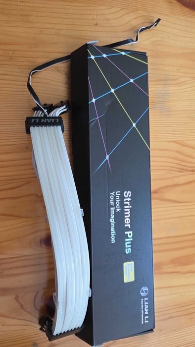 Lian Li Strimer Plus