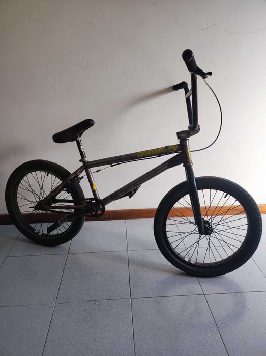 Bicicleta BMX usada