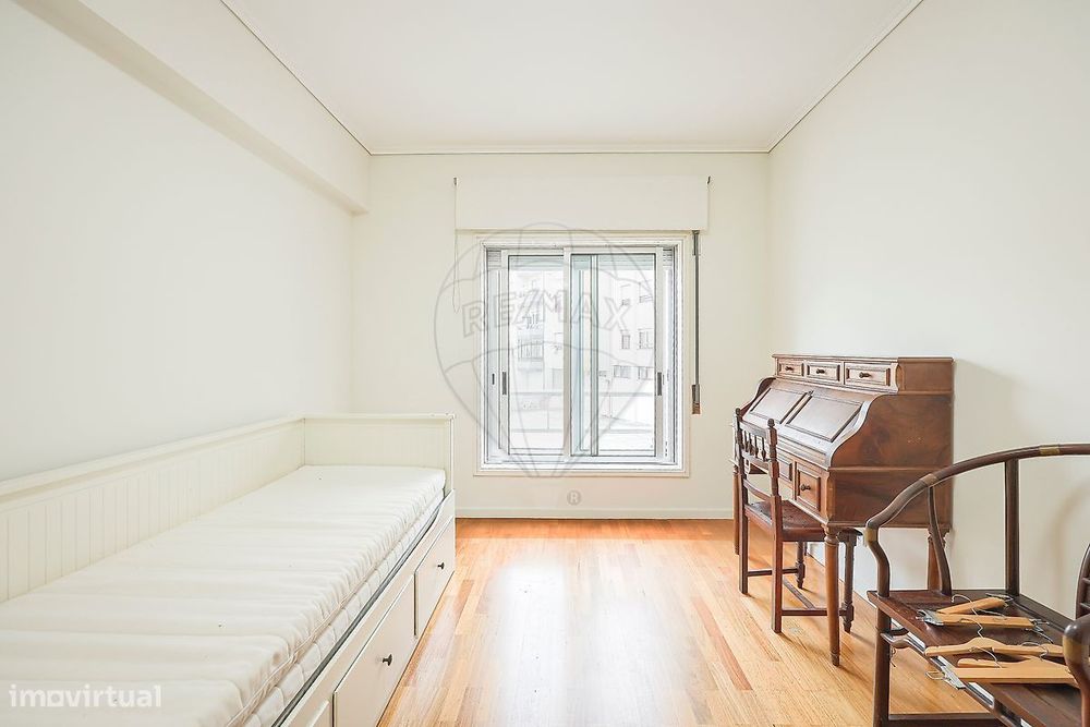 Apartamento T4 para arrendamento