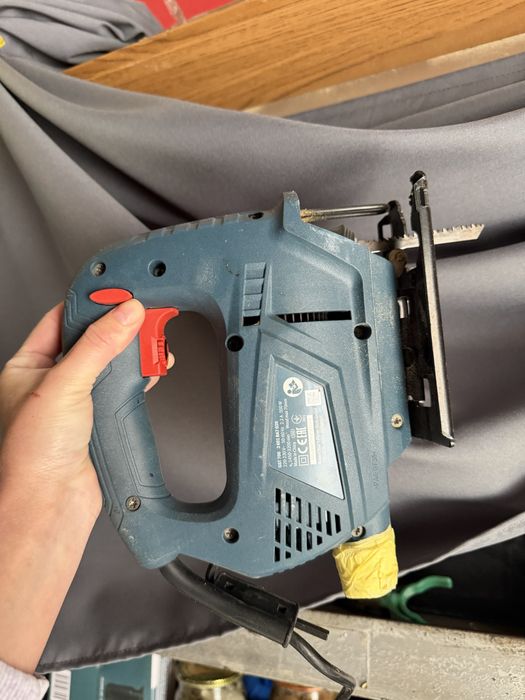 Професійний електролобзик Bosch GST 700 Professional