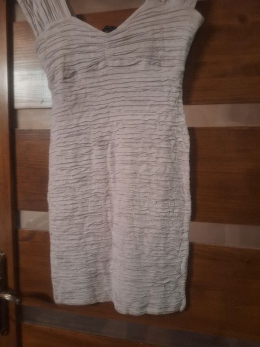 Sukienka River Island rozm.M rtan bardzo dobry.