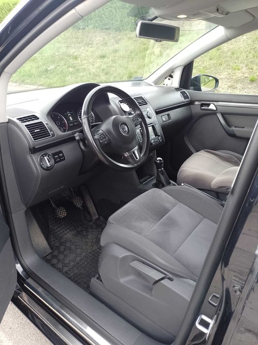 VW Touran 2.0 TDI highline 2 kpl kół