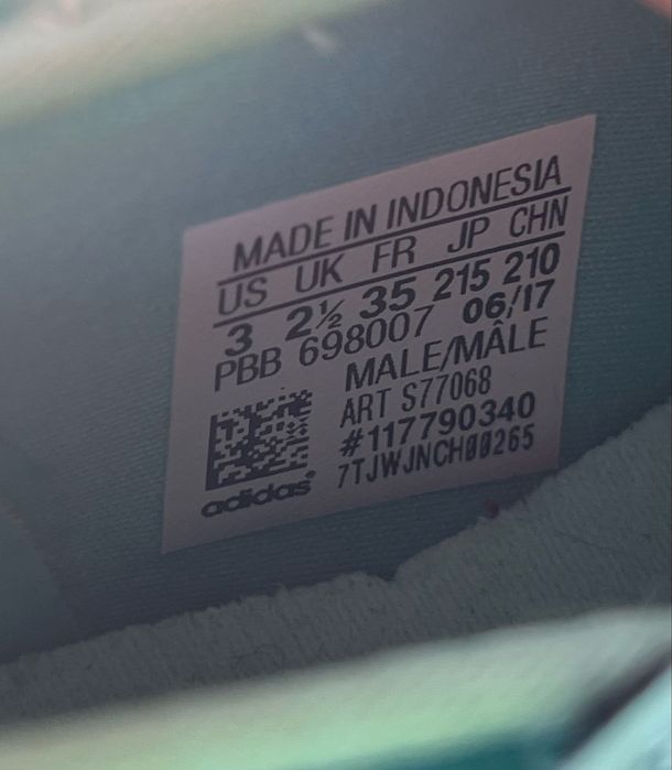 Chuteiras adidas tamanho 35