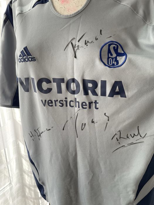 Koszulka Schalke 04 z autografami