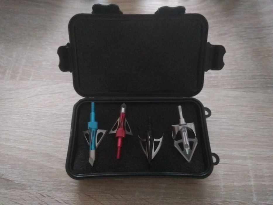 Pudełko na groty myśliwskie w teren