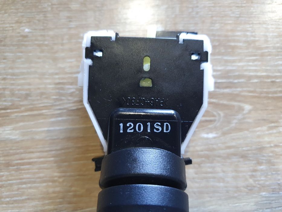 Перемикач поворотів Nissan Note, Tilda, Qashqai