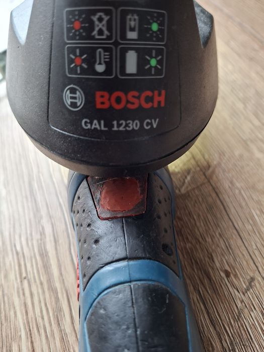 Bosch 12v latarka akumulator ładowarka.