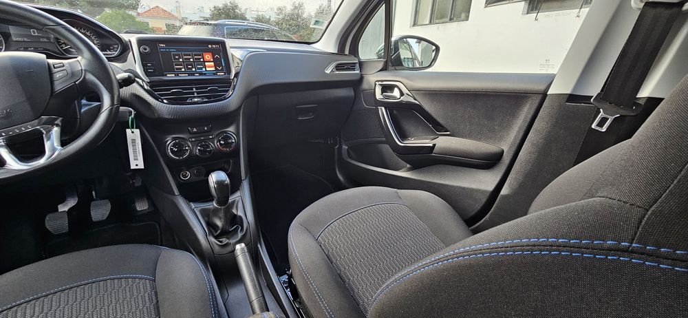 Peugeot 208 1.2 Vti 86 Cv Nacional