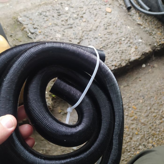 Выхлопная труба(гофра)для автономок автомобильных и бензогенератора