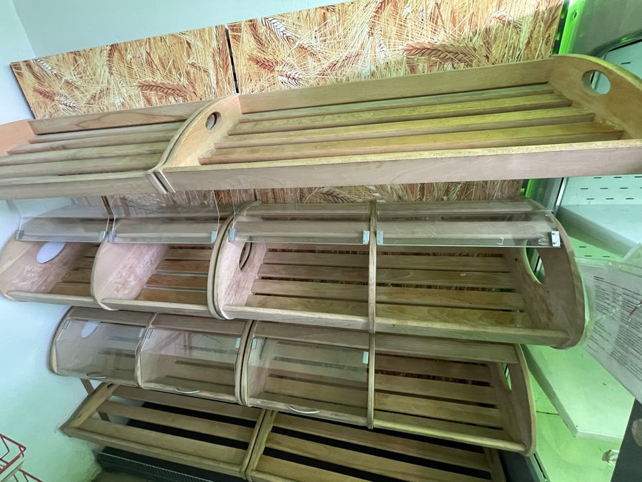 Regał na pieczywo, likwidacja sklepu.