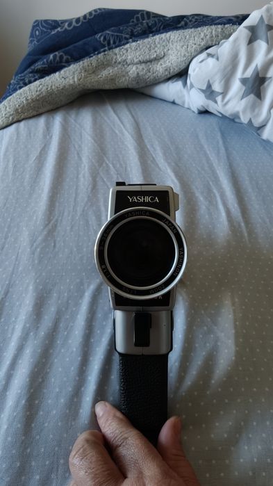Máquina de filmar YASHICA câmera de 8 milímetros com mala de arrumação original