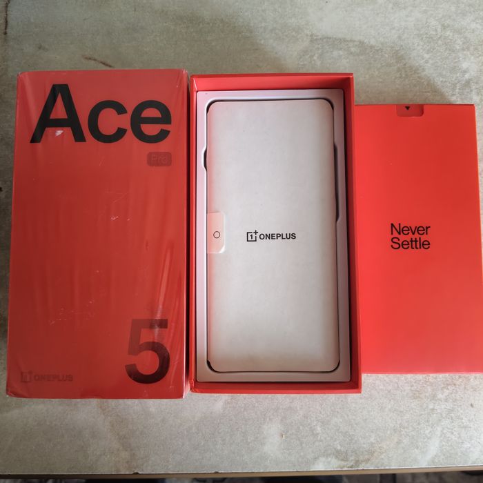 Oneplus  Ace 5 Pro 8 Elite  12/256