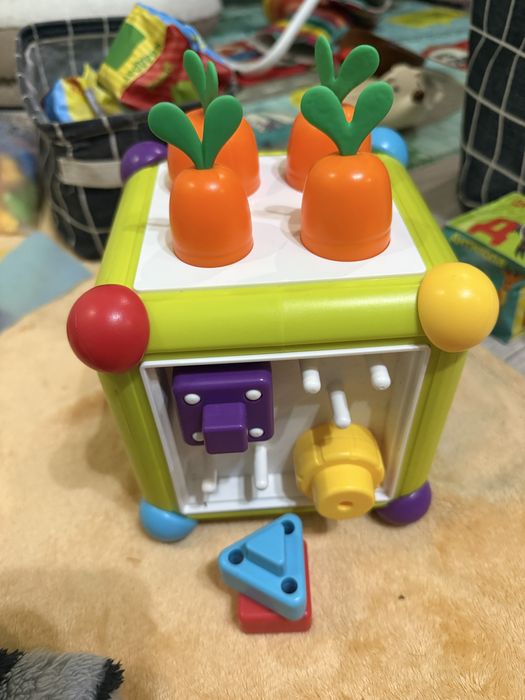 Розвиваючі іграшки для дітей від народження до 3-ох років,всебічний р.