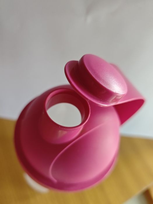 Shaker KFD z sitkiem różowy