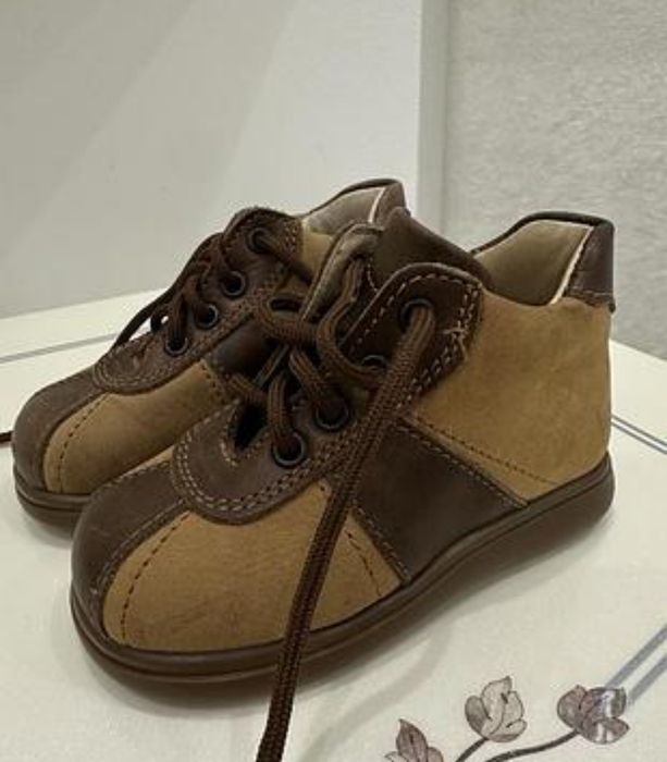 Дитячі ботинки гарні