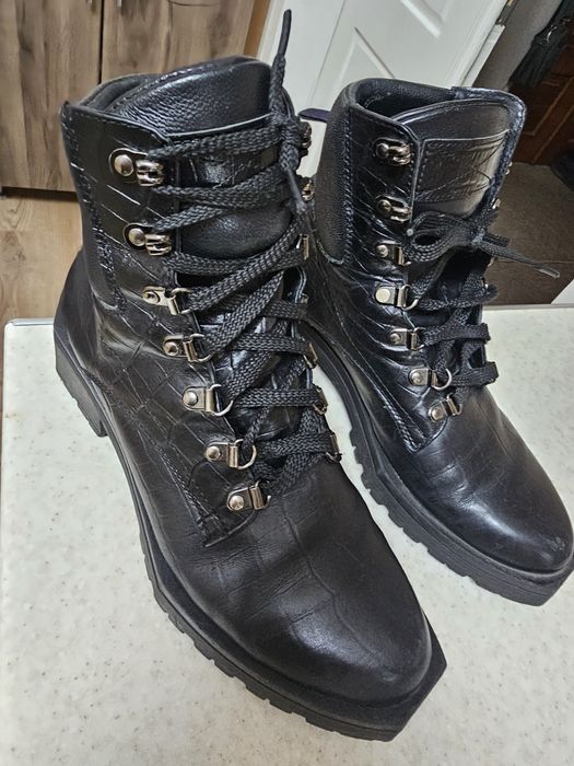 Ботінки жіночі шкіряні