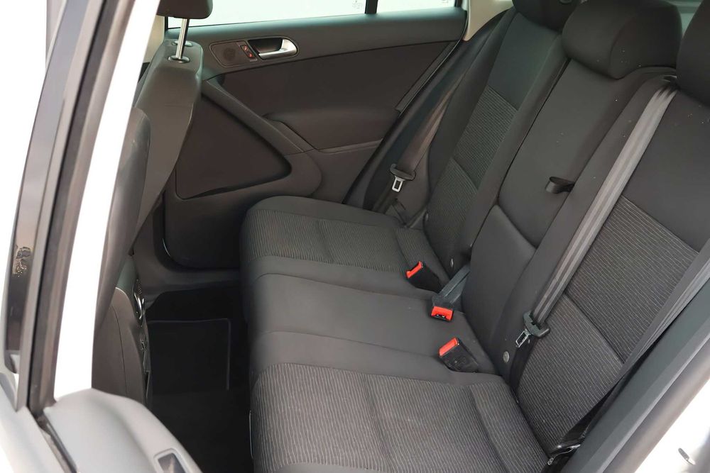 Volkswagen Tiguan      2016