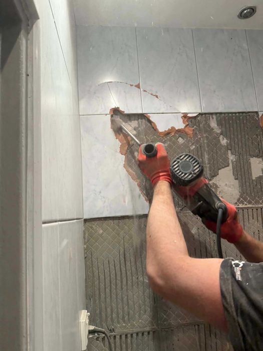 Opróżnianie mieszkań piwnic wywóz mebli śmieci gruzu skuwanie płytek