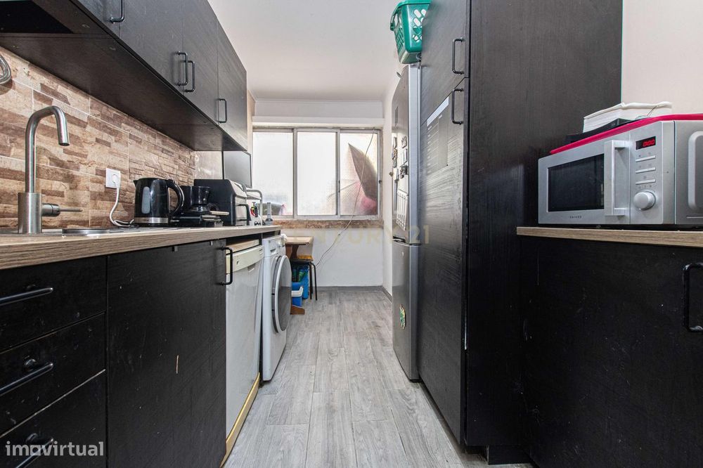 Apartamento T2 remodelado (Penha de França) -  (PROPOSTAS MULTIPLAS)