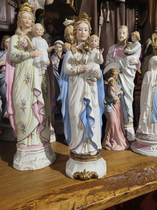 Biskwit Matka Boża Królowa Maryja