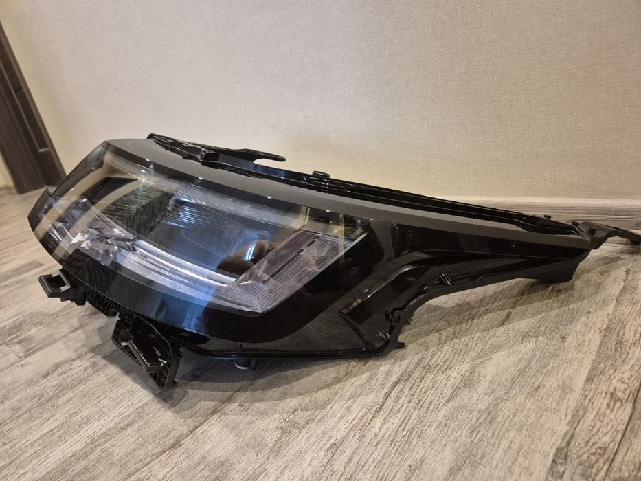 Land Rover RangeRover L460 фара левая оригинал m8e2 13w030 / lr19003