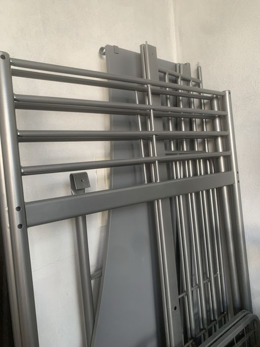 Beliche IKEA com secretária integrada