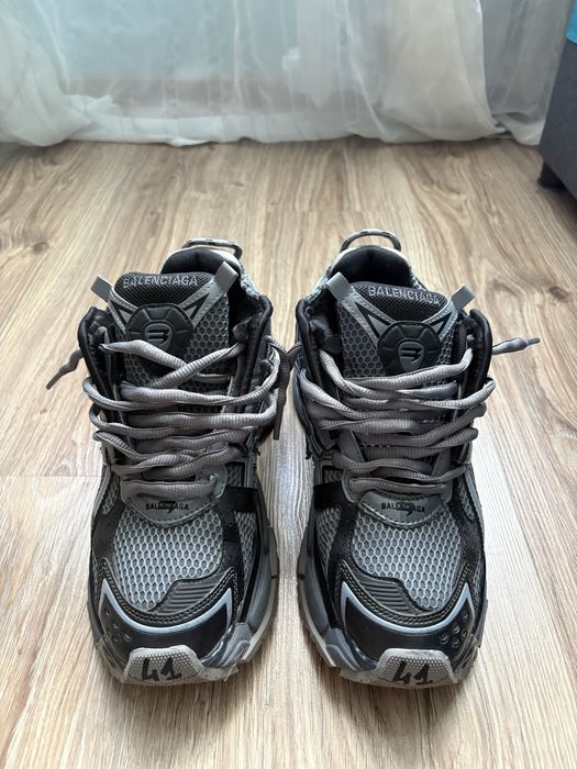 Balenciaga runner gray