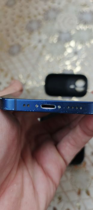 iPhone 12 Mini не включается