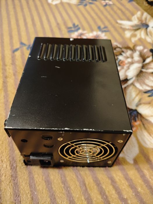 Лабораторний блок питания 0-24(30)В, 0-6А.