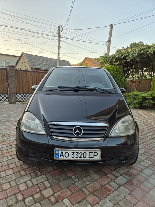 Автомобіль Mercedes-Benz