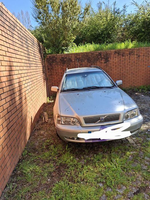 Volvo v40 2001, só vendo inteira