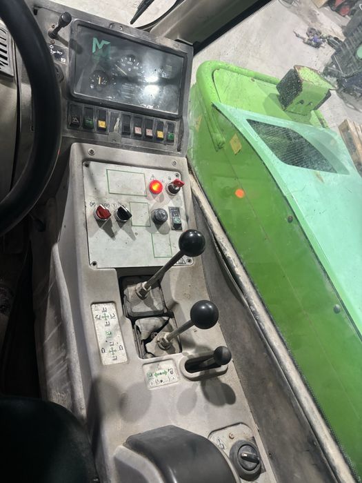 Empilhador Telescopico Merlo
