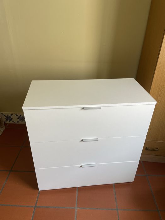 Móvel branco IKEA