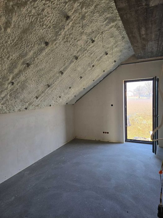Ocieplenia poddaszy, dachów  - pianka PUR i wdmuch granulatów ŚLĄSK