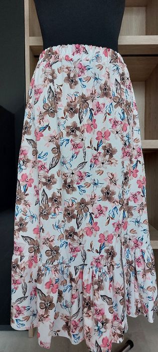 Zwiewna spódnica z falbaną Kwiaty Rozcięcie One Size