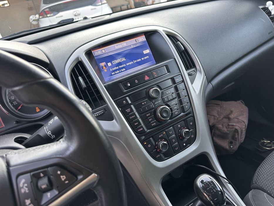 Opel Astra Sports Tourer — fotografia 4