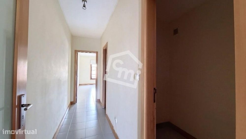T0 com garagem para arrendamento em Paranhos