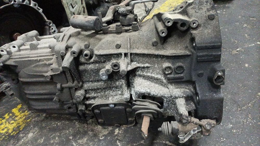 Caixa de velocidades manual NISSAN Cabstar Chassis (F24M, F24W)